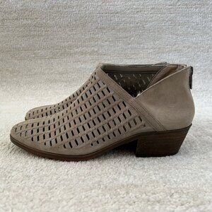 Vince Camuto Pekkan Suede Chunky Heel Ankle Boots Booties 9.5 Zipper Closure